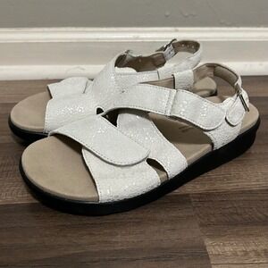 SAS Sandals 7.5 W White Leather Huggy Hook Loop Adjustable Strap Slingback Comfy